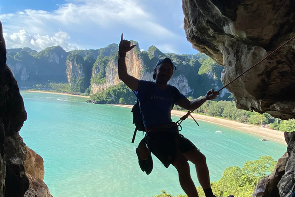 Rock Climbing on the Thailand Mini Semester